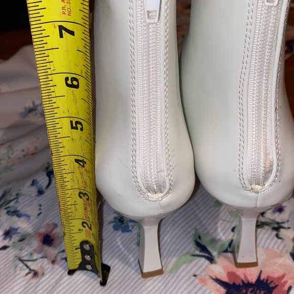 Lulu’s White Booties - Picture 7 of 10
